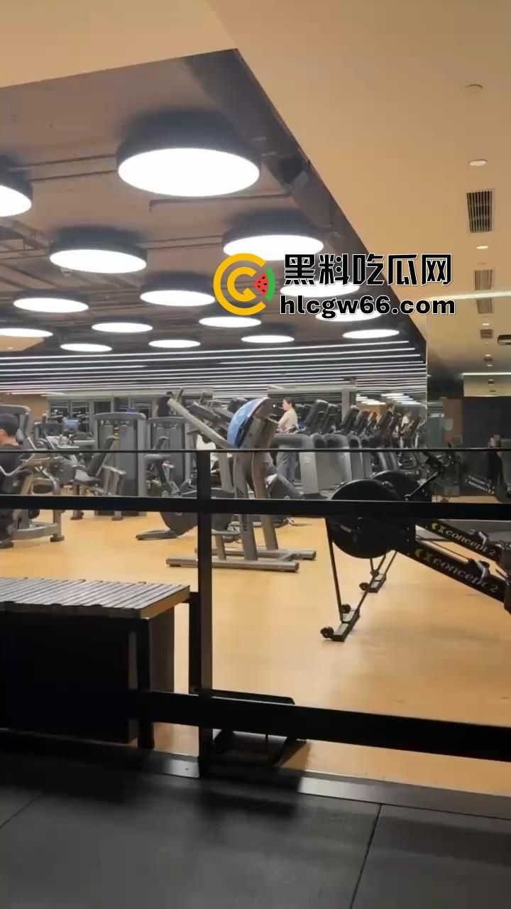 成都小仙女健身房被基佬狂骂，母0攻击性拉满，气得要报警，炸裂的一批！-6