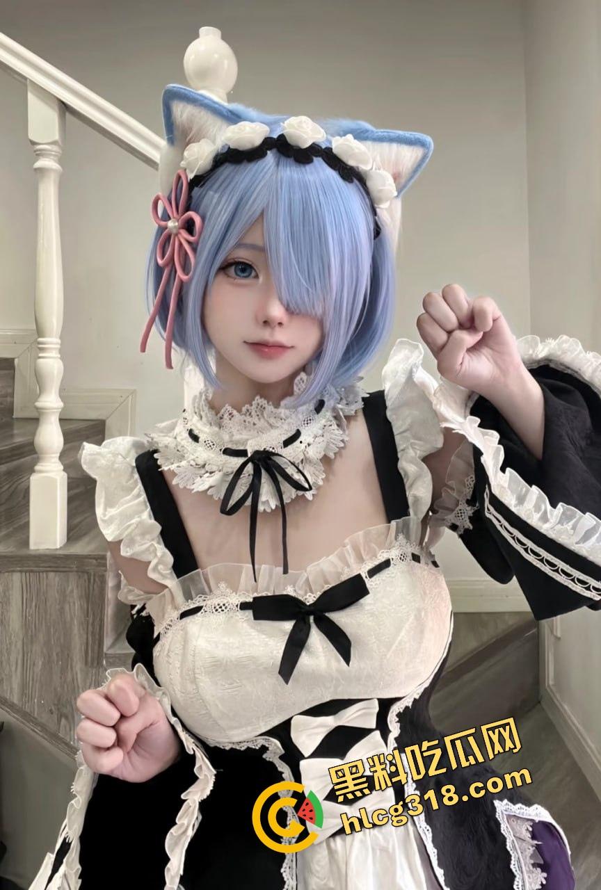 成都软萌cos『十七』短裙下藏不住贱劲，主动翻身爬上金主大肉棒，女上位骑到娇喘湿成水灾！-2