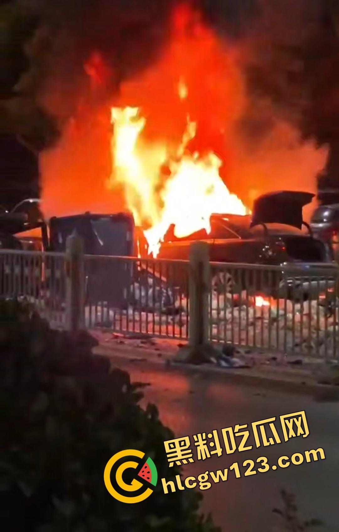 山西运城大哥刚嫖完娼就车祸？大哥刚灌完洗浴妹子出门，立马醉驾奥迪A6猛撞垃圾车！-2